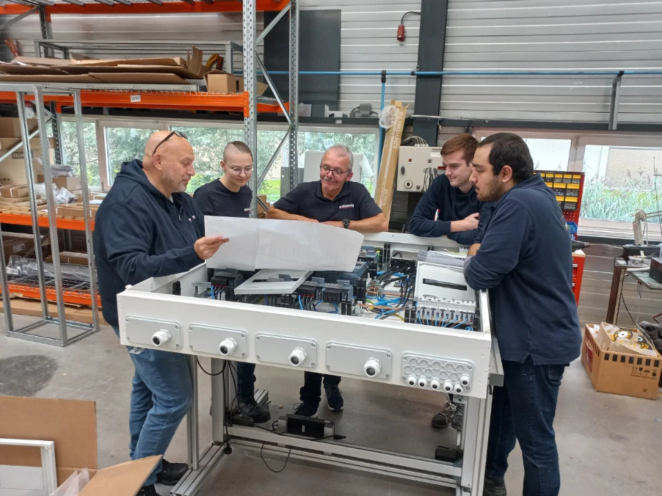 unitmanager Projecten Elektrotechniek bespreking